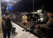 Hujan Tak Halangi Pengabdian, Personel Polres Kutim Tetap Maksimal Layani Masyarakat