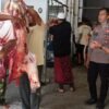 Polsek Maja Pantau Pemotongan Massal Hewan Kurban di Masjid Agung Syifaul Quluub ‎