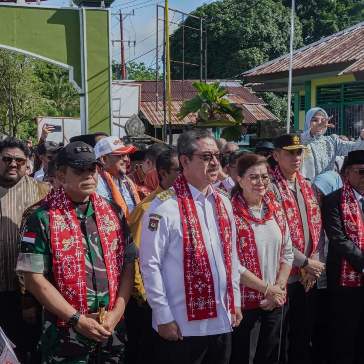 Pangdam XV/Pattimura Hadiri Pelantikan Raja Siri Sori Islam, Tegaskan Sinergi TNI Jaga Stabilitas Adat dan Kamtibmas