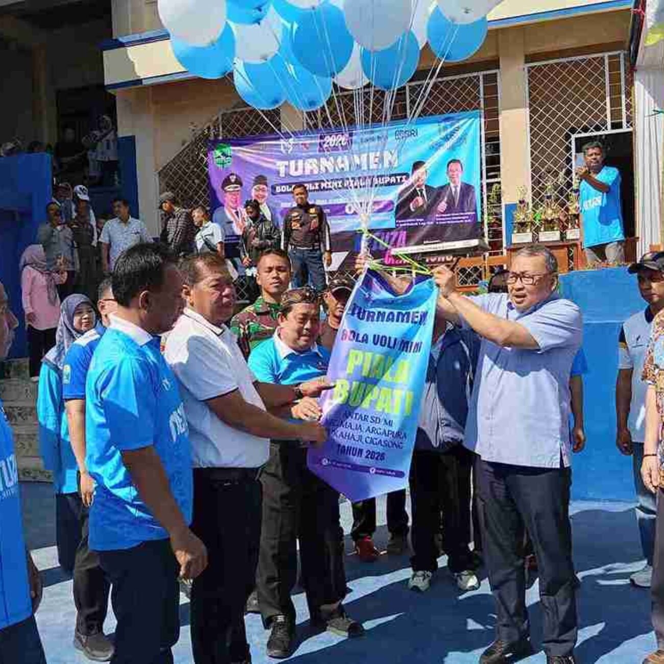 Bupati Majalengka Buka Turnamen Bola Voli Mini Piala Bupati Antar Pelajar SD/MI Tahun 2026 di SMPN 1 Maja