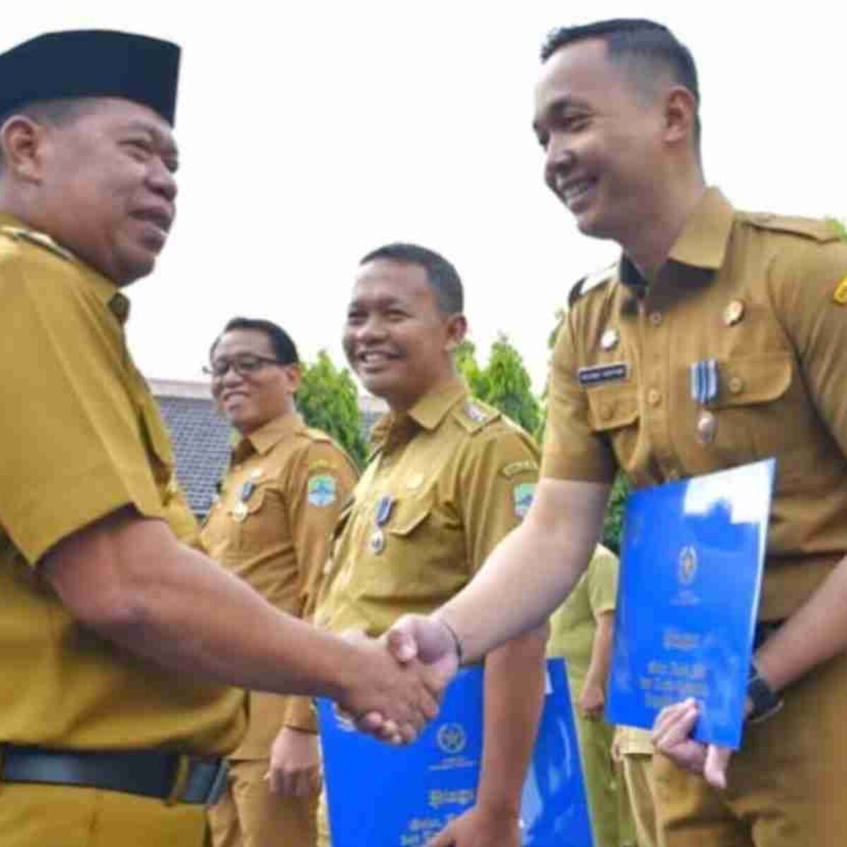 Rachmat Kartono,Kepala Disparbud Majalengka Raih Satyalancana Karya Satya X Tahun,Bukti Dedikasi dan Pengabdian