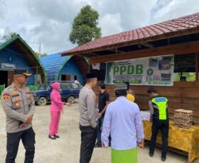 Sambut Hari Bhayangkara ke – 80, Kapolres Pakpak Bharat dan Ketua Bhayangkari Salurkan Bansos