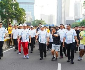 Kapolri Hadiri Giat Olahraga Bersama Warga di Monas, Jelang Hari Bhayangkara ke – 80