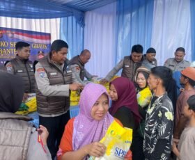 Peringati HUT Bhayangkara ke-80, Polda Banten Salurkan 3,5 Ton Beras bagi Masyarakat