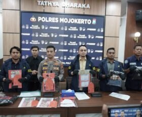 Polres Mojokerto Ungkap Kasus Penipuan Modus Uang Gaib, Dua Tersangka Diamankan di Malang