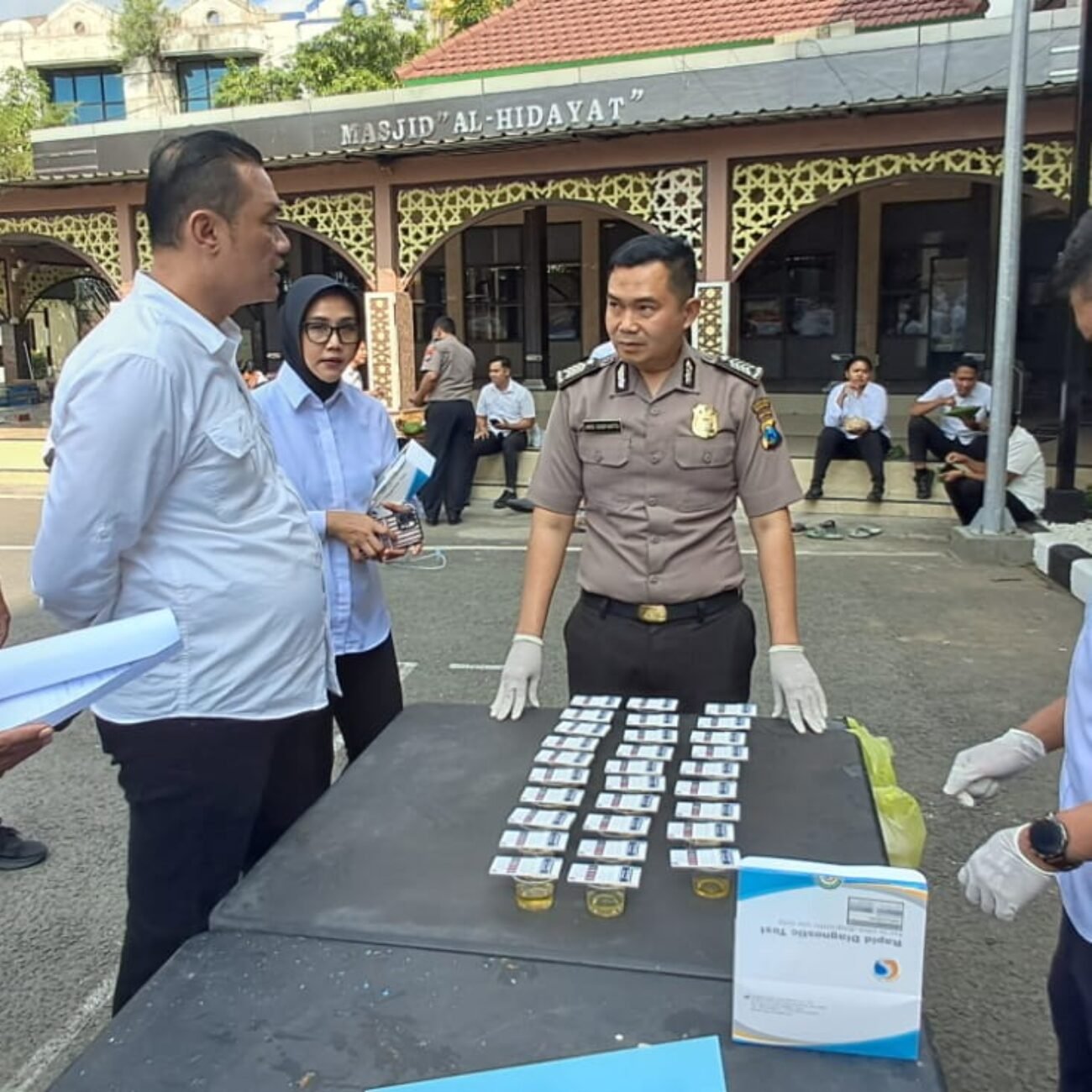 Kasat Narkoba Polres Pelabuhan Tanjung Perak Gelar Tes Urine Mendadak, 50 Personel Dinyatakan Negatif Narkoba