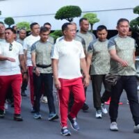 Panglima TNI dan Kasad Perkuat Soliditas Melalui Olahraga Bersama Prajurit
