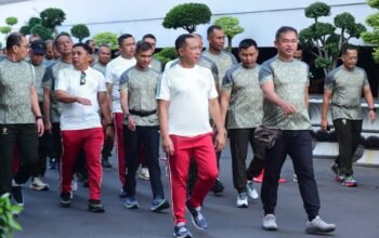 Panglima TNI dan Kasad Perkuat Soliditas Melalui Olahraga Bersama Prajurit