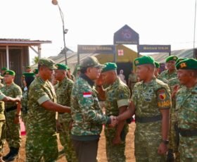 Wapang TNI dan Menhan RI Tinjau Yon TP di Jawa Timur, Pastikan Kesiapan Operasional Satuan