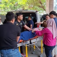 Sidokkes Polres Jakpus Gerak Cepat Evakuasi Perempuan Alami Pendarahan di Stasiun Sawah Besar