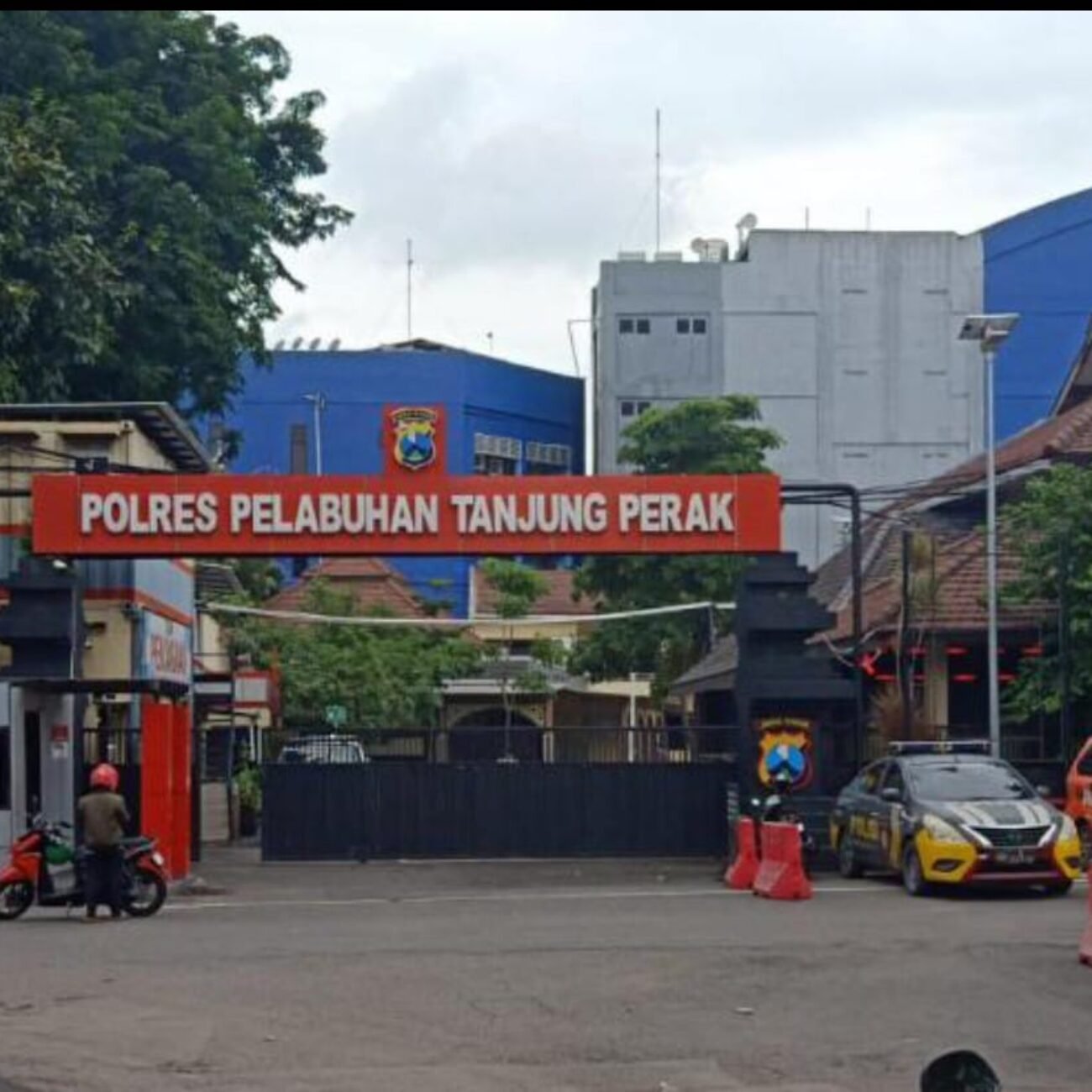 Tak Ada Ampun! Polres Pelabuhan Tanjung Perak Berlakukan Tes Urine untuk Seluruh Tamu yang Masuk Mapolres