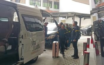 Bawa Koper Besar, Tim Gabungan Polri Datangi Kejagung Serahkan Berkas Kasus Mantan Jampidsus