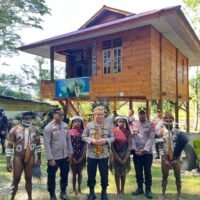 Astamaops Kapolri Berbagi Semangat Belajar Bersama Anak-Anak Papua di Pusat Olah Seni Wesaput