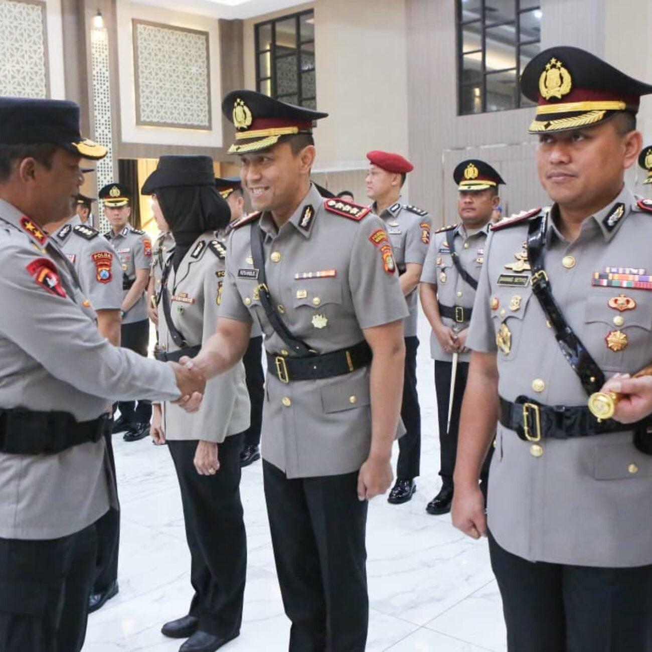 Kapolda Jatim Pimpin Sertijab PJU dan Kapolres, Perkuat Regenerasi Kepemimpinan dan Pelayanan Presisi