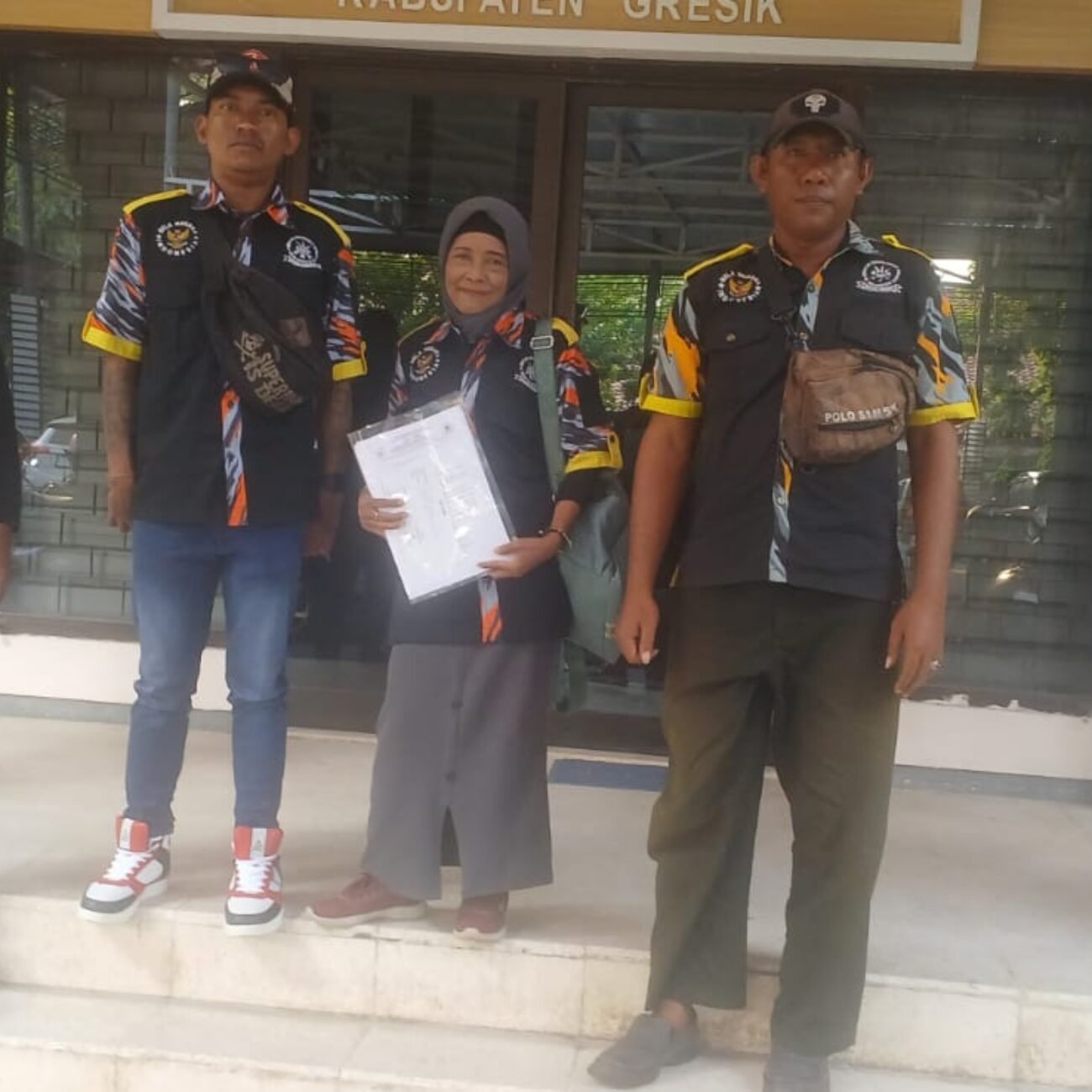 LSM GMBI Distrik Gresik Gelar Audiensi ke Kesbangpol dan Polres Gresik, Dilanjutkan Santunan Door to Door bagi Anak Yatim Piatu
