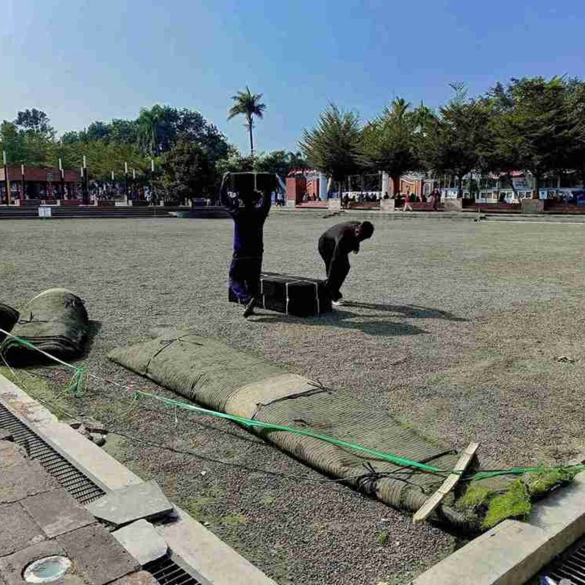 Supaya Warga Nyaman,Rumput Sintetis Dan drainase Alun-Alun Majalengka Kini Diperbaiki