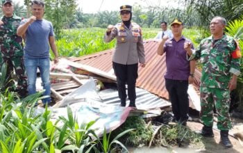 Polsek Binjai Gandeng TNI dan Kepala Desa Grebek Sarang Narkoba