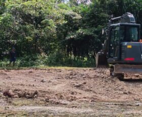 Dukung Pelayanan Umat, Satgas TMMD Ke-129 Kodim 1807/Sorong Selatan Siapkan Lahan Rumah Pastori di Kampung Sesor