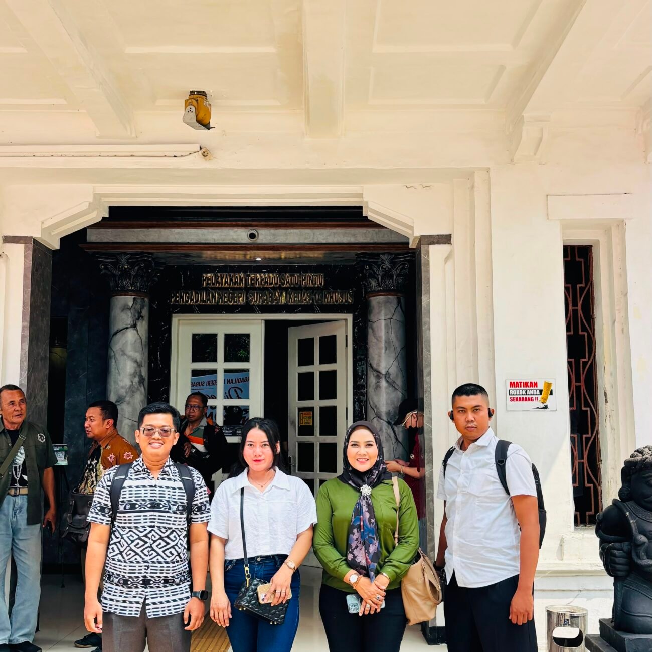 POLRESTABES SURABAYA MANGKIR SIDANG PRAPERADILAN : Korban Pengeroyokan Di Sambikerep Menanti Keadilan Dan Kepastian Hukum 