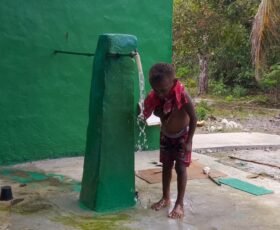 Air Bersih Mengalir, Senyum Anak-Anak Kampung Sesor Mengembang: Bukti Nyata TMMD Ke-129 Hadirkan Manfaat