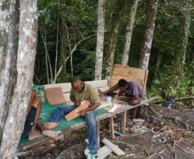 Semangat Tak Kenal Lelah, Satgas TMMD Ke-129 Tuntaskan Finishing Pembersihan Lingkungan Kampung Sesor