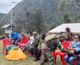 TNI Hadir dengan Kepedulian, Koops TNI Habema Luruskan Informasi Terkait Ucapan Terima Kasih Umat Stasi Santa Sisilia Wuloni