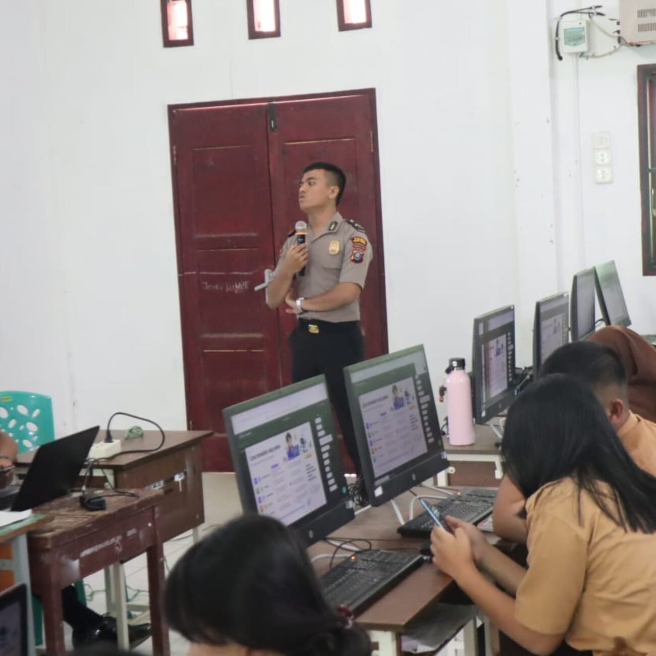 Berikan Pemahaman Tentang AI Kepada Pelajar, Polres Pakpak Bharat Sambangi SMA Negeri 1 Salak