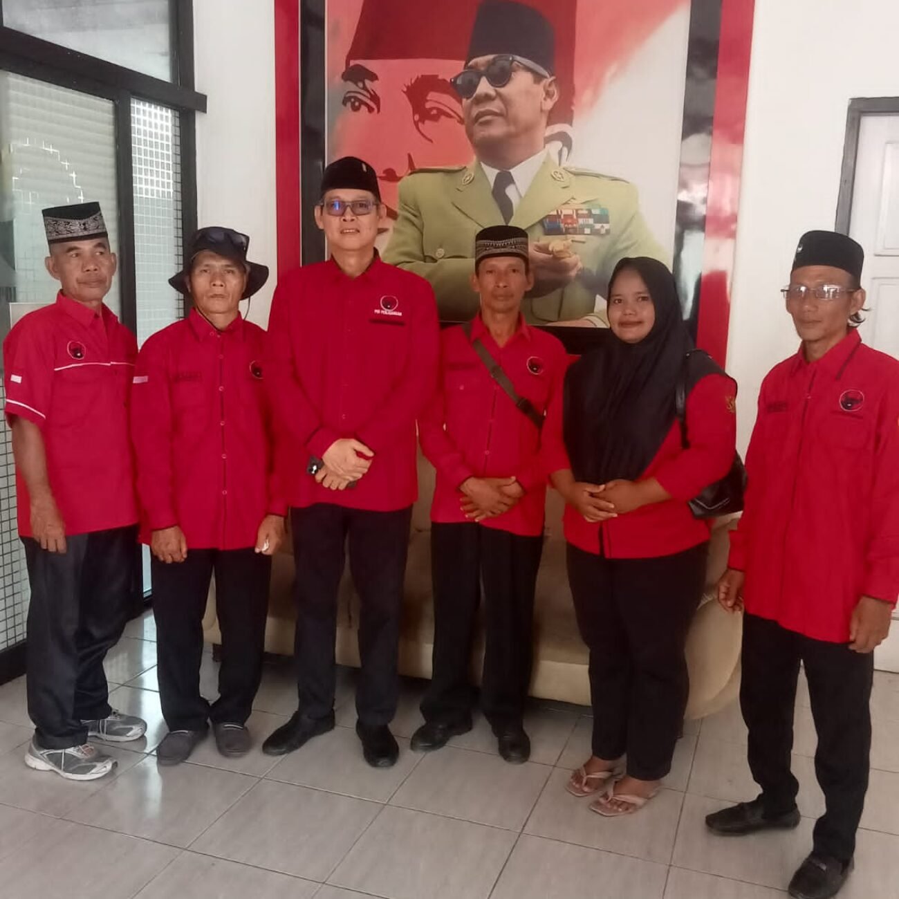 DPC PDI Perjuangan Prabumulih Gelar Upacara HUT RI ke-81, Dilanjutkan Lomba Joget Balon