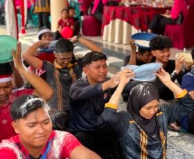 Semarak Kemerdekaan, Personel Polres Kutim Bersama Keluarga Dan Masyarakat Ikuti Beragam Perlombaan