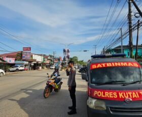 Satbinmas Polres Kutim Gencarkan Penyuluhan Kamtibmas, Warga Diingatkan Waspadai Narkoba Hingga Judi Online