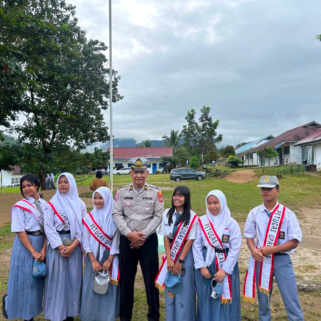 Sat Lantas Polres Pakpak Bharat Goes To School Ajak Pelajar SMA Negeri 1 Sigunung Ciptakan Kamseltibcar Lantas Demi Keselamatan Bersama di Jalan Raya