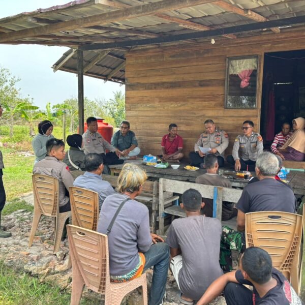 Satbinmas Polres Kutim Sasar RT dan Kelompok Tani Di Sangatta Utara Berikan Edukasi Pencegahan Tentang Bahaya Karhutla