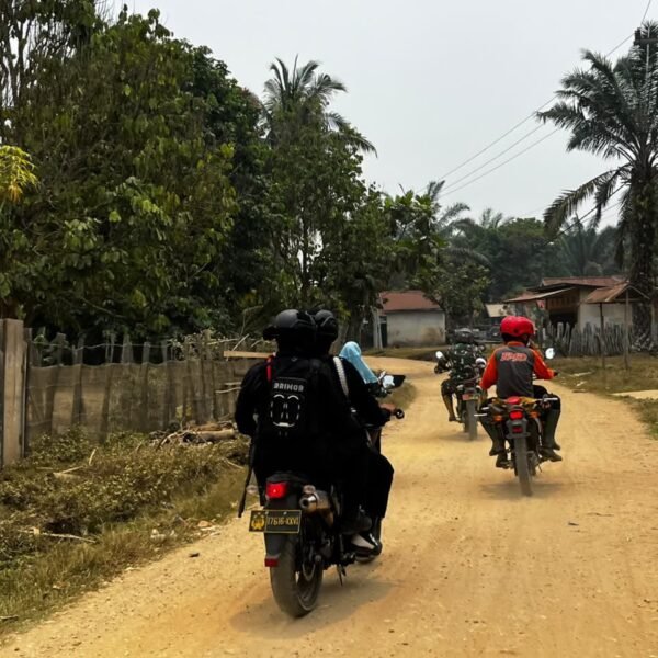 Pantau Karhutla, Satbrimob Polda Jambi Bersama Instansi Terkait Patroli Kawasan Konservasi Gajah di Tebo