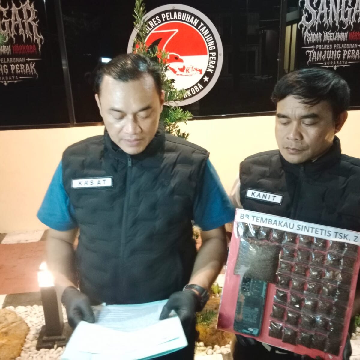 Polres Pelabuhan Tanjung Perak Tangkap Pemuda 26 Tahun, Diduga Edarkan Tembakau Sintetis di Jojoran