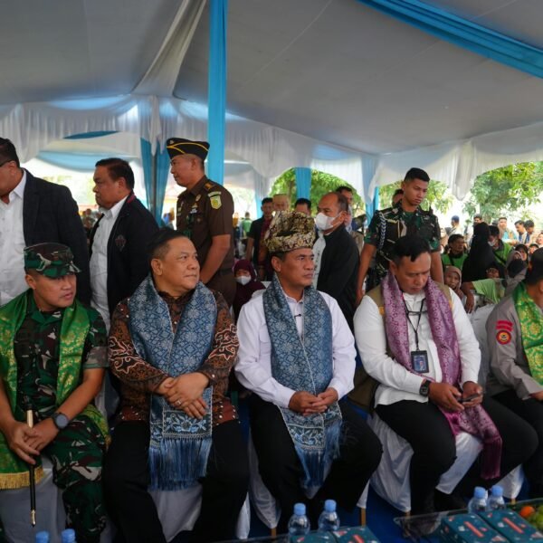 Pangdam XIX/Tuanku Tambusai Hadir Bersama Mentan Amran Salurkan Bantuan Pangan