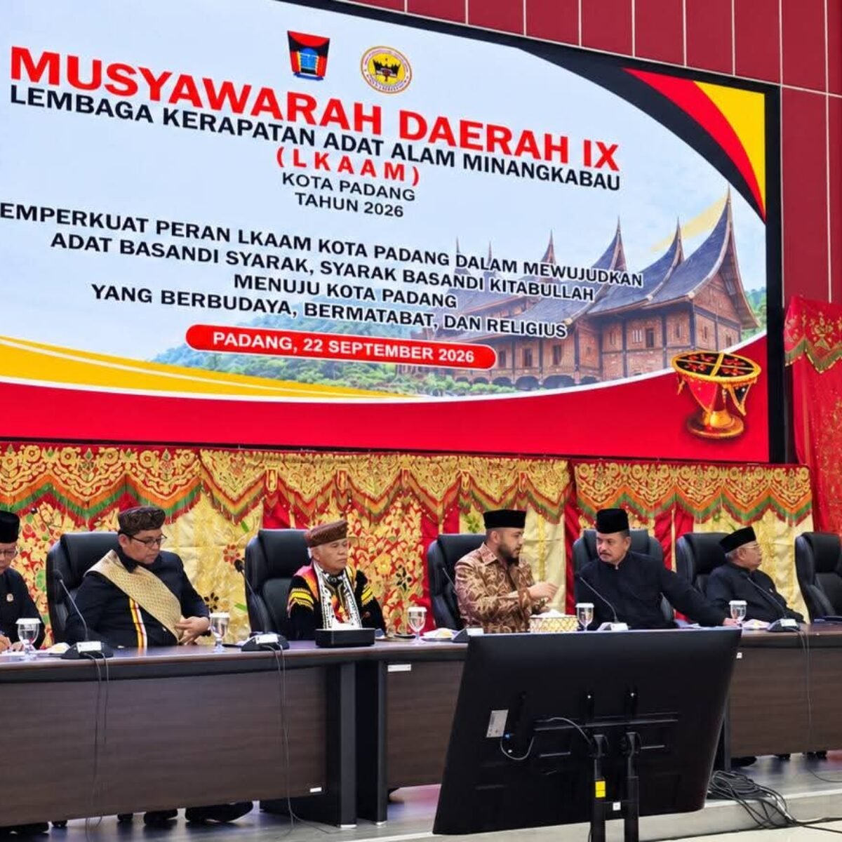 IRWAN BASIR DATUAK RAJO ALAM TERPILIH MEMIMPIN LKAAM KOTA PADANG 2026 ~ 2031