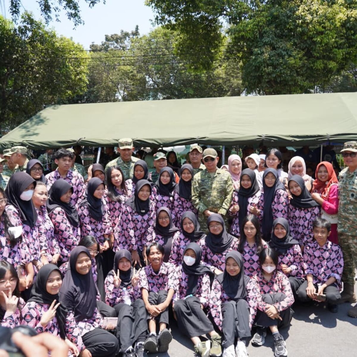 Panglima TNI Hadiri Bazar Bersama Rakyat di Yogyakarta