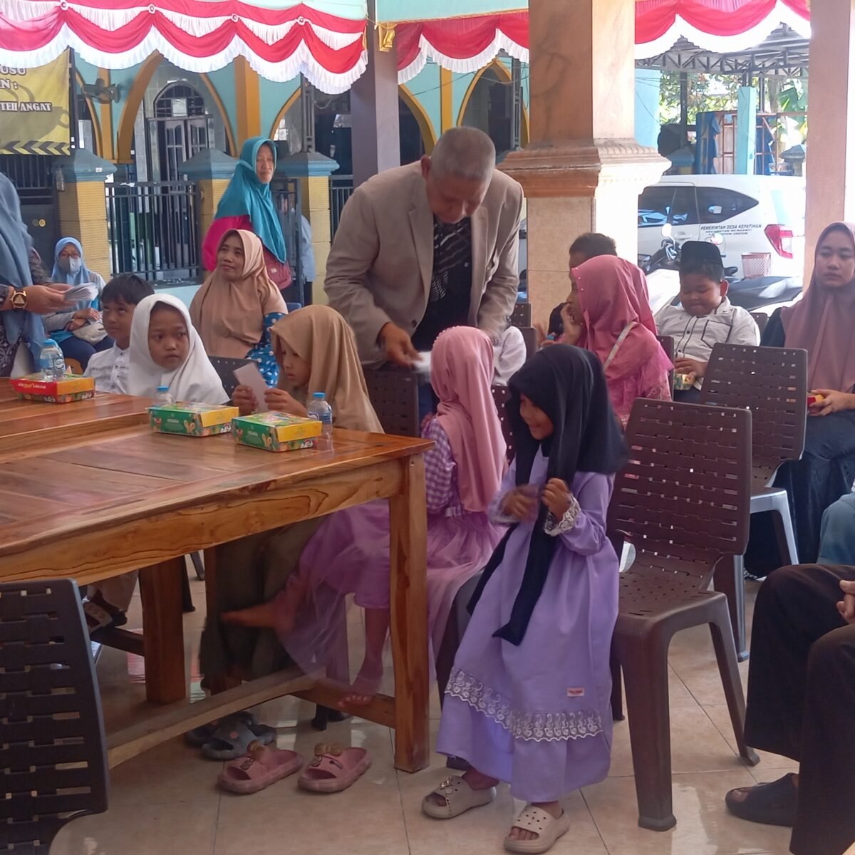 Kepala Desa Kepatihan Berikan Santunan kepada 21 Anak Yatim, Wujud Kepedulian dan Solidaritas Sosial
